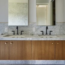 Cargar imagen en el visor de la galería, FURNITURE KNOB / CROSS / BRASS